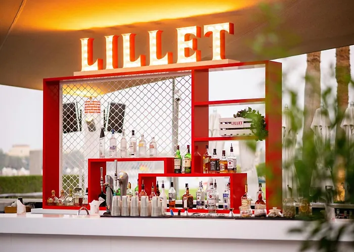 The Ritz-Carlton Abu Dhabi, Grand Canal